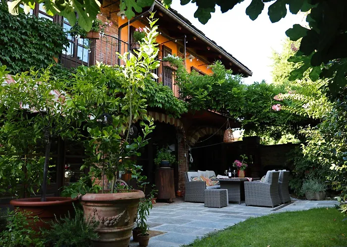 La Casa Arancione Pensión *