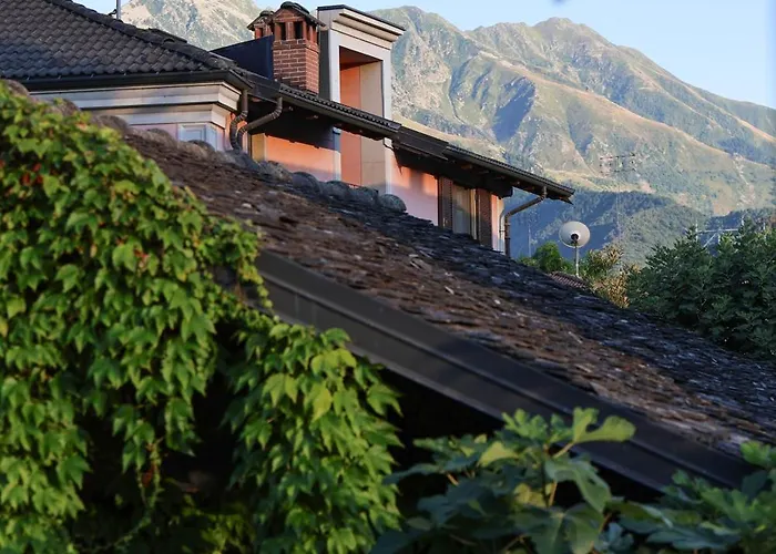 La Casa Arancione Pensión *